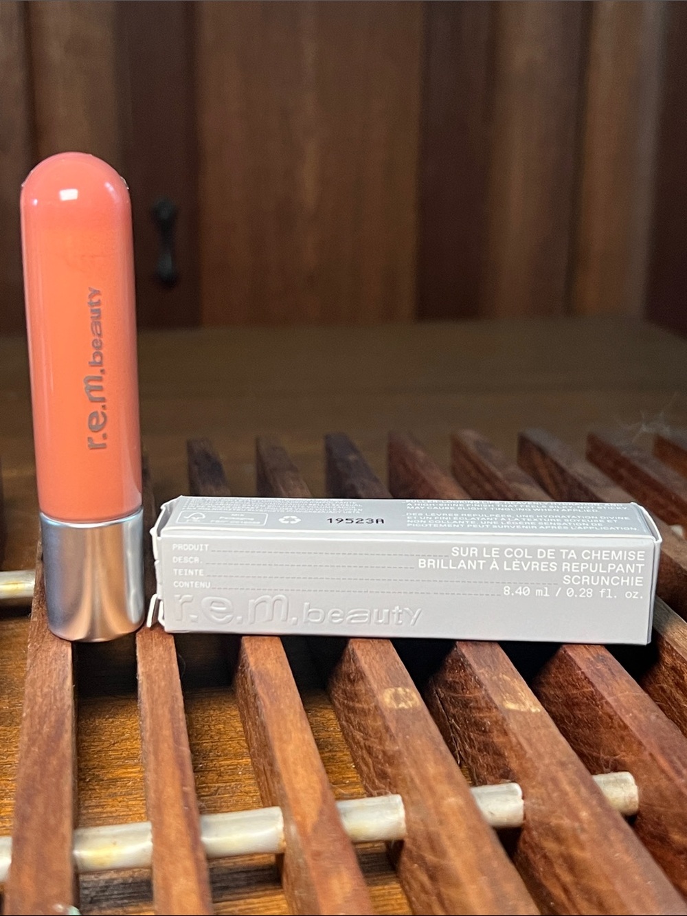 r.e.m. beauty Lip Gloss - scrunchie